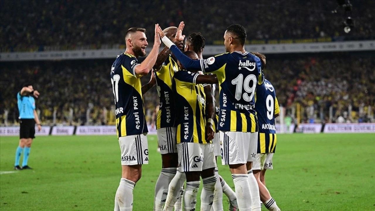 Fenerbahçe, Trabzonspor'u 1-0 mağlup etti
