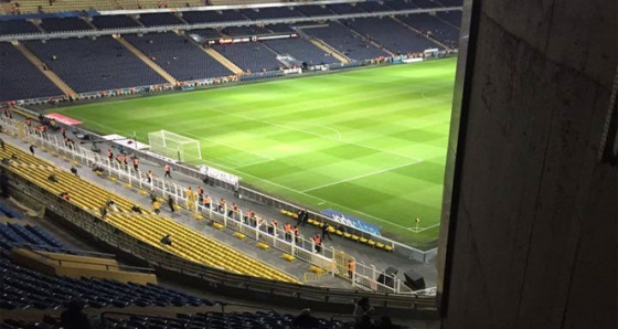 Fenerbahçe Ülker Stadı'da sahanın görülmediği koltuk