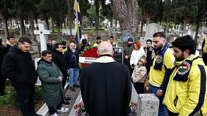 Fenerbahçe'nin efsane oyuncusu Lefter Küçükandonyadis vefatının 12. yılında anıldı