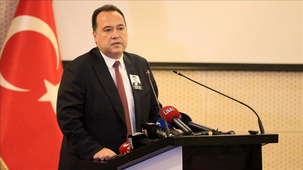 Ferdi Zeyrek'in vefatının ardından Manisa Büyükşehir Belediye Başkanlığına Besim Dutlulu seçild