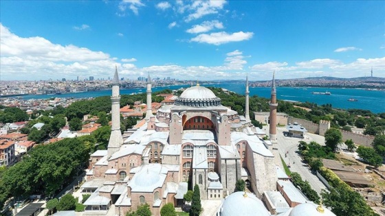 Fethin sembolü Ayasofya-i Kebir Cami-i Şerifi’ne yoğun ilgi sürüyor