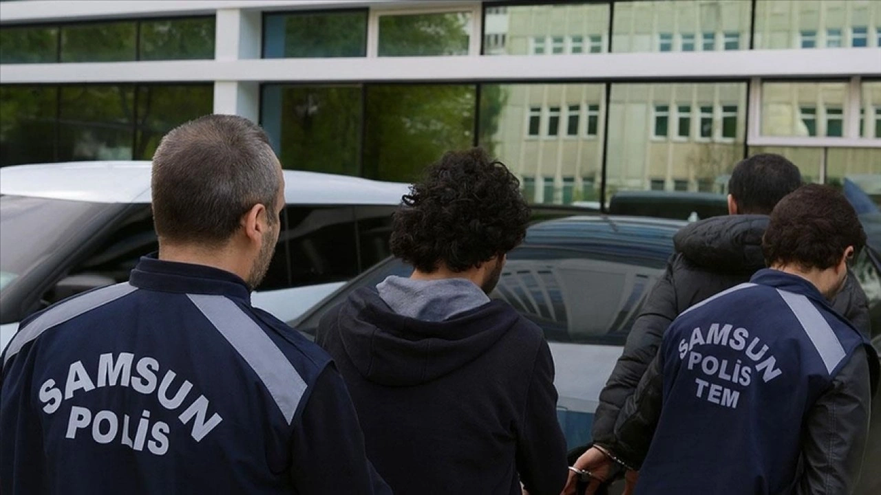 FETÖ'nün 'askeri ve öğrenci mahrem yapılanması'na yönelik operasyonda 7 zanlı yakalandı