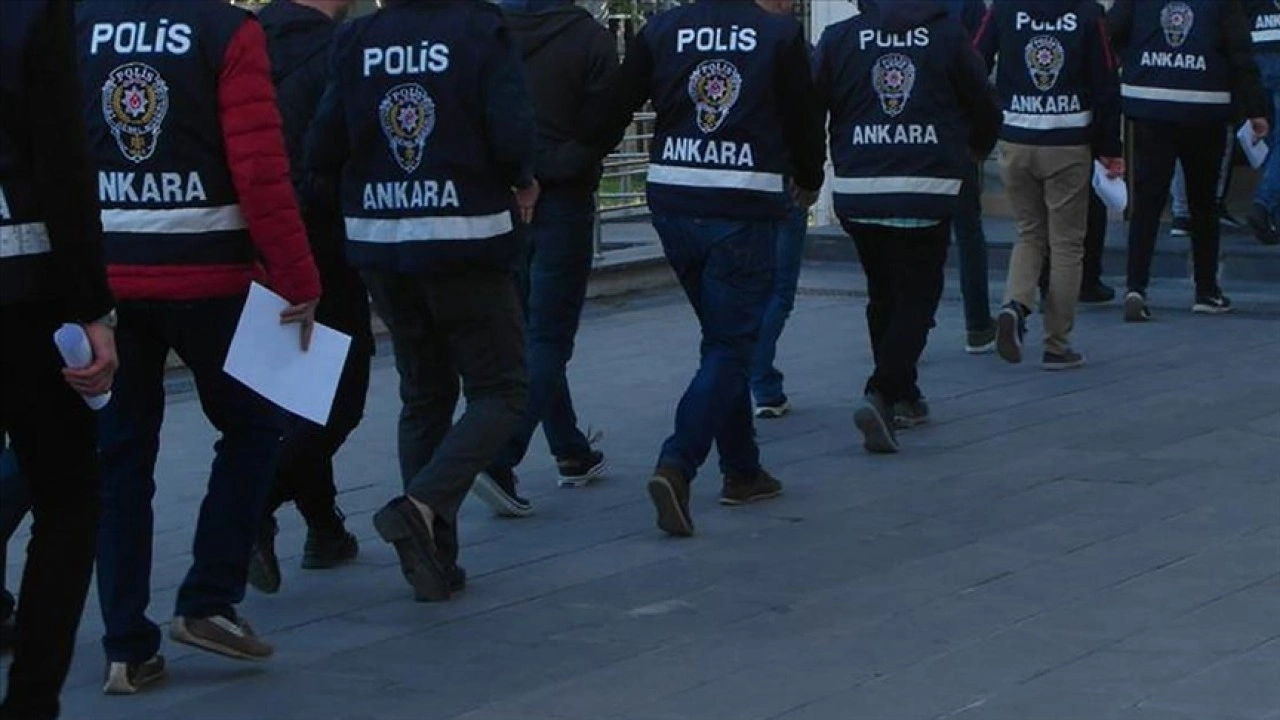 FETÖ'nün "emniyet mahrem" yapılanmasına yönelik soruşturmada 33 şüpheli gözaltına alı