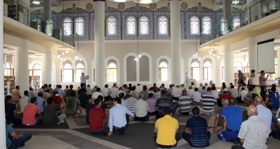 FETÖ’nün kütüphane olarak kullandığı cami ibadete açıldı