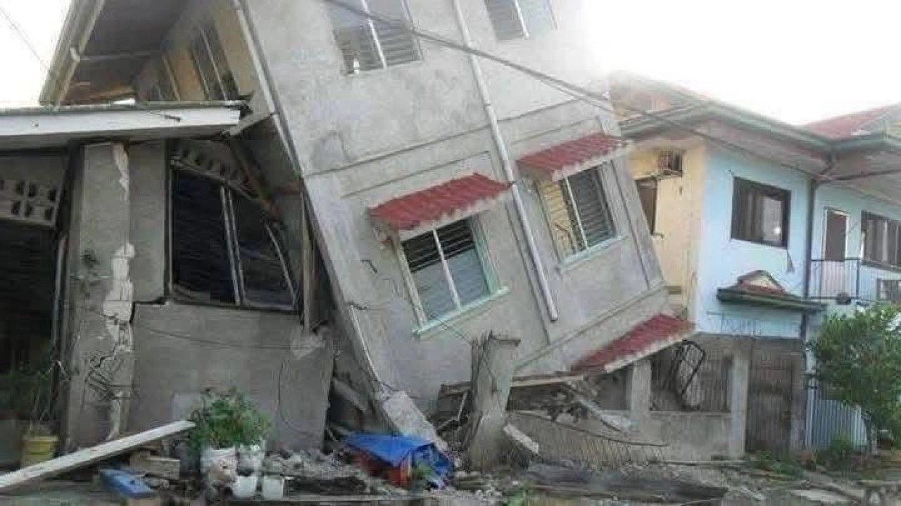 Filipinler'de meydana gelen depremlerde 7 kişi hayatını kaybetti