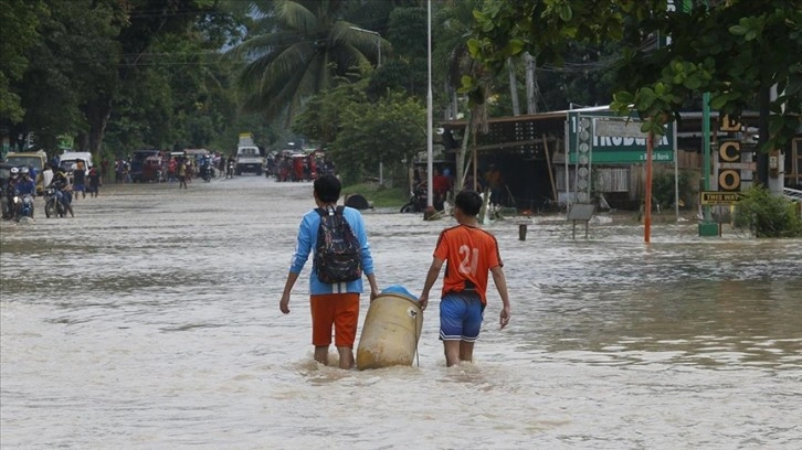 Filipinler’de Mawar Tayfunu nedeniyle binlerce kişi tahliye edildi