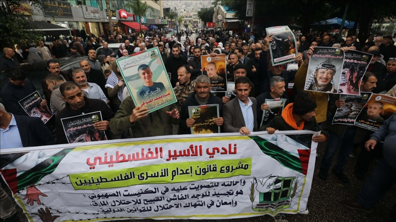 Filistin Halkıyla Dayanışma Günü dolayısıyla Ramallah ve Nablus'ta gösteri düzenlendi