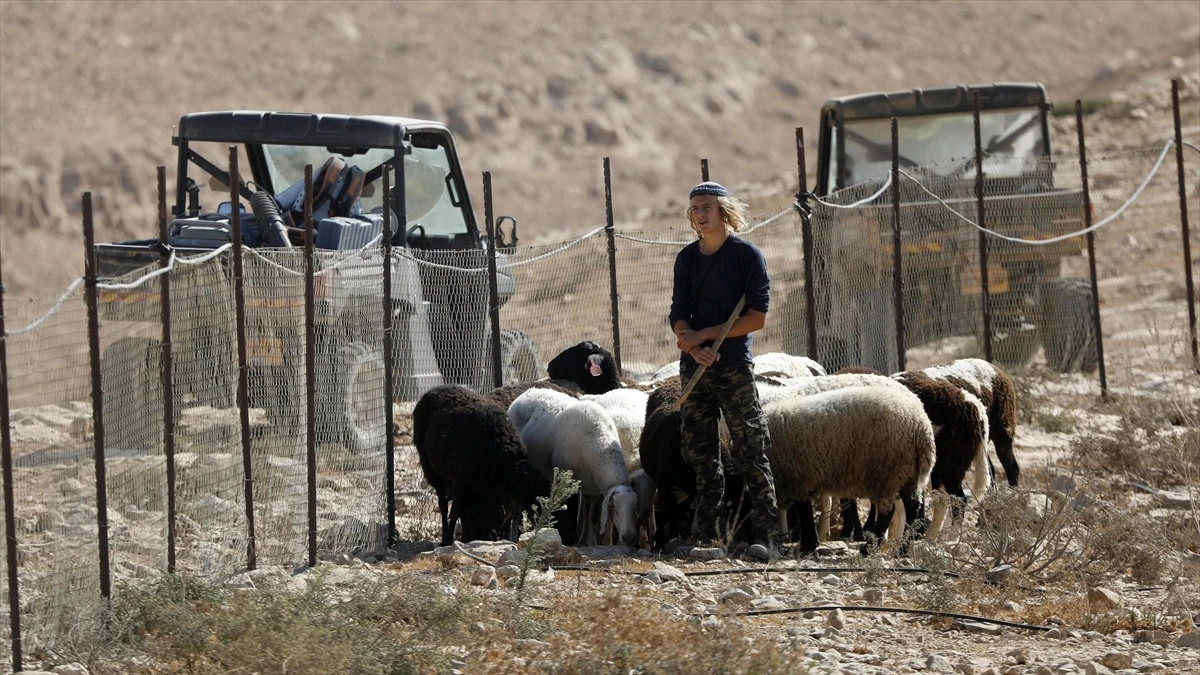 Filistin topraklarını gasp eden İsraillilerin Batı Şeria'da işlediği suçlardan sorumlu  İsrailli 4 hareket