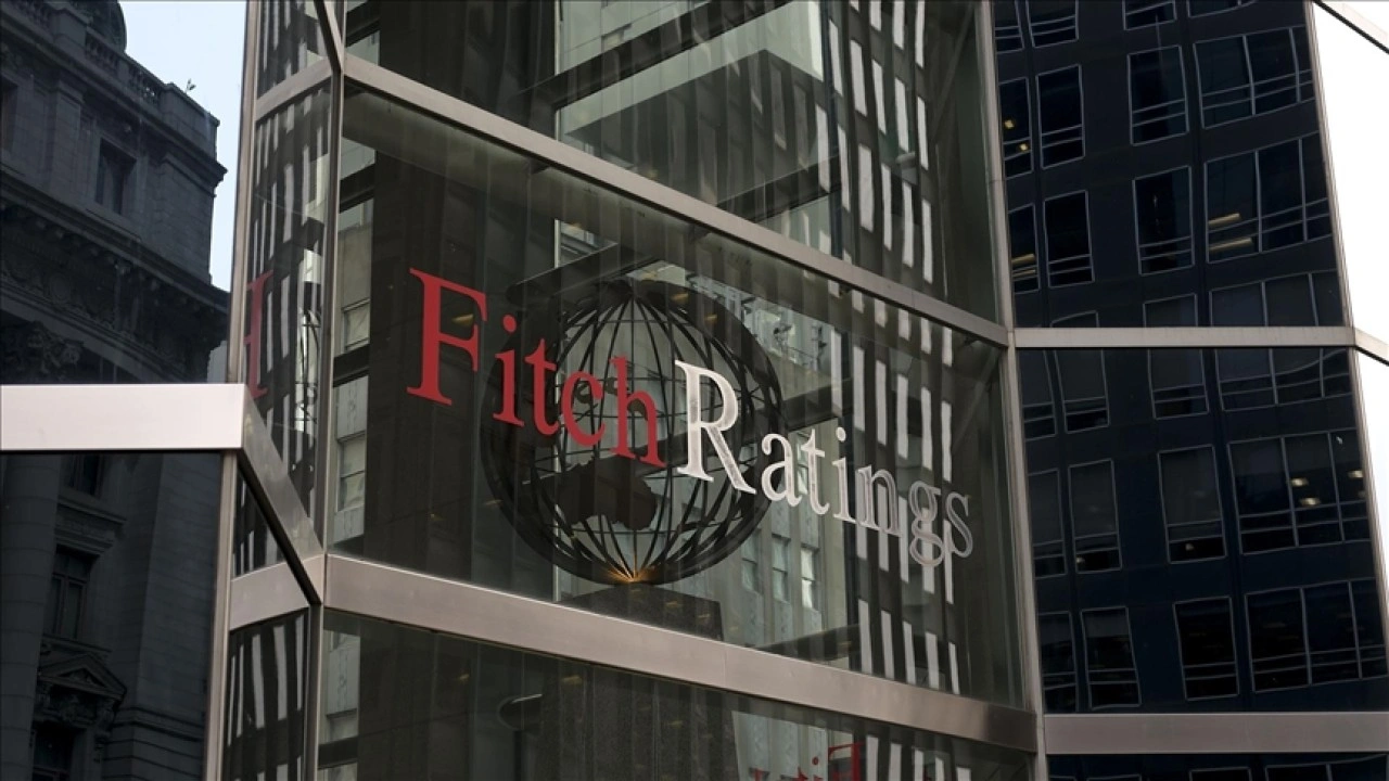 Fitch, Ukrayna'nın kredi notunu y&uuml;kseltti