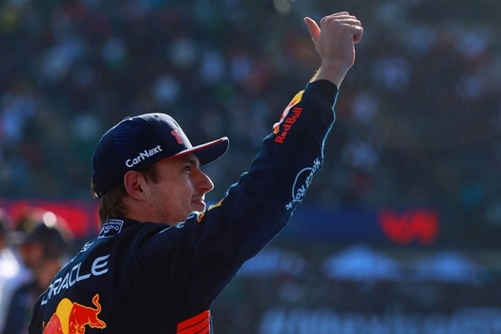 Formula 1'de sezonun son yarışını Verstappen kazandı