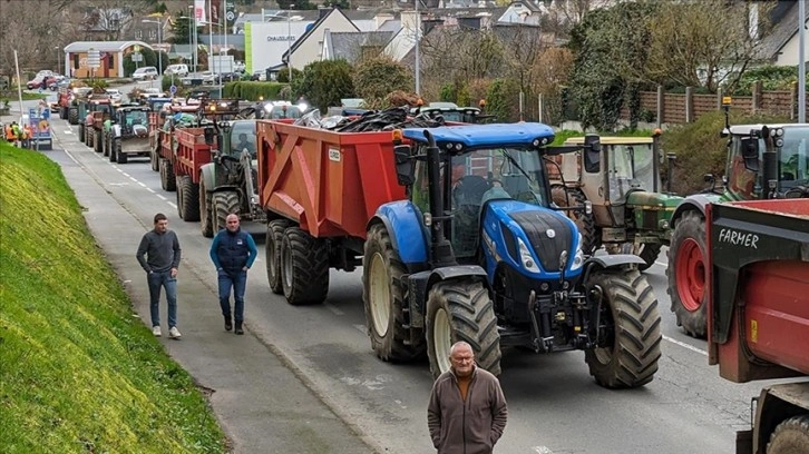 Fransa, çiftçilerin taleplerine karşılık tarım ilaçlarına yönelik kısıtlamaları esnetiyor