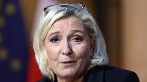 Fransa'da aşırı sağcı Le Pen cumhurbaşkanı seçilirse rüzgar türbinlerini kaldıracak