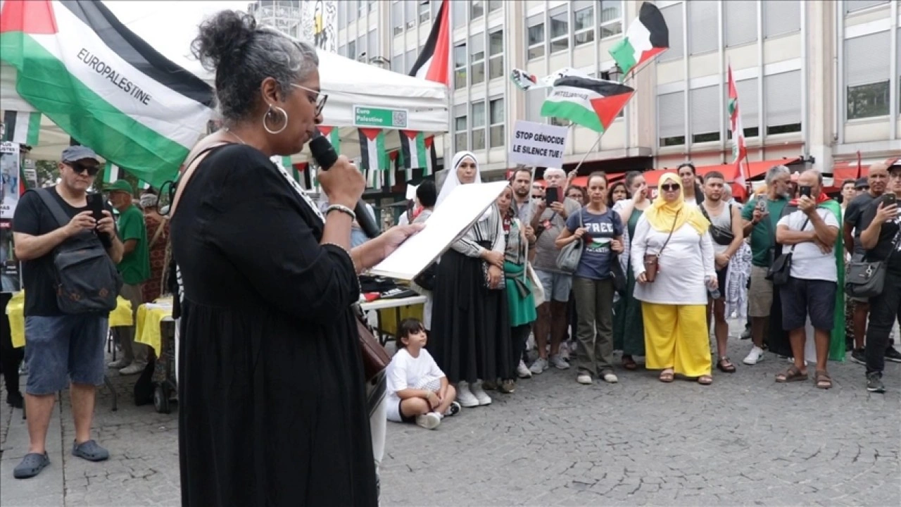 Fransa'da, Gazze'de gazetecileri öldüren İsrail protesto edildi
