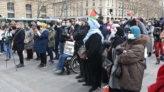 Fransa'da İslamofobi ve 'ayrılıkçı' yasa tasarısı yeniden protesto edildi