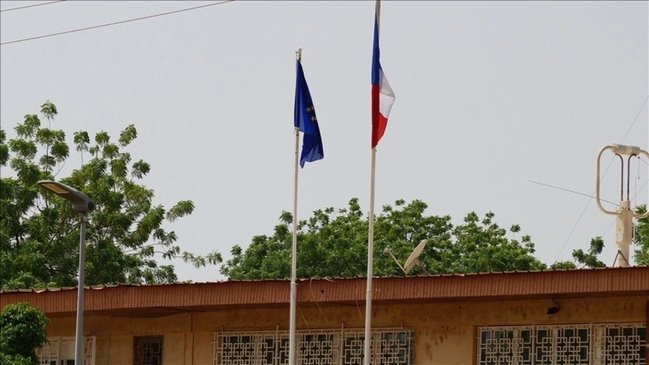 Fransa'nın Sahra Altı Afrika'daki asker varlığı hızla geriledi