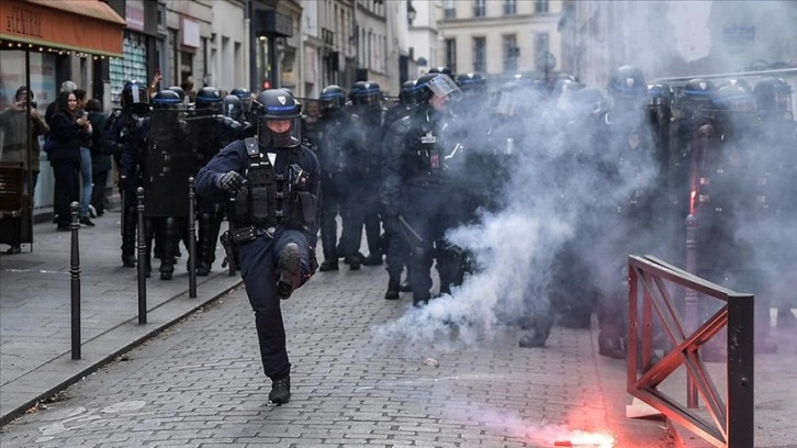 Fransa'da emeklilik reformu karşıtı gösterilerde gözaltı sayısı 457'ye çıktı