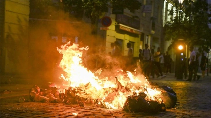 Fransa'daki gösterilerde gözaltılar sürüyor