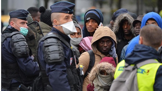 'Fransız Devleti sığınmacı haklarını ihlal ediyor'