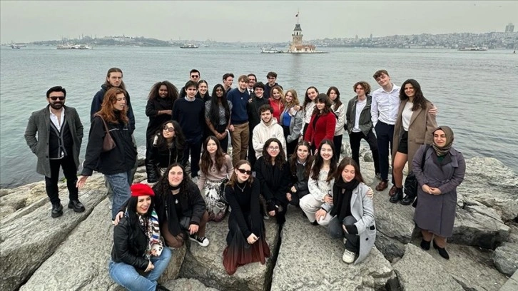 Fransız diplomat adayı öğrenciler İstanbul turuyla