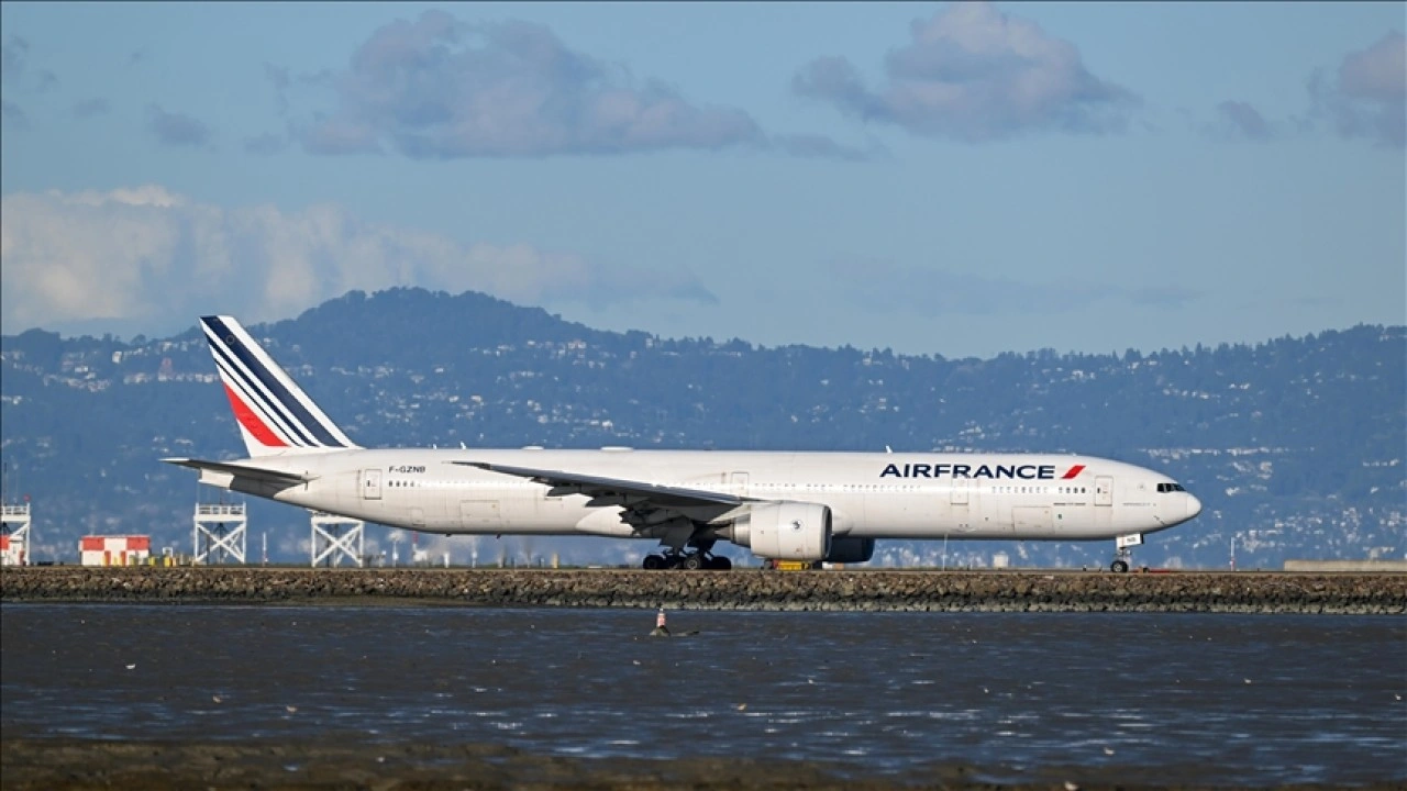 Fransız havayolu şirketi Air France, Tel Aviv uçuşlarını askıya almayı sürdürecek