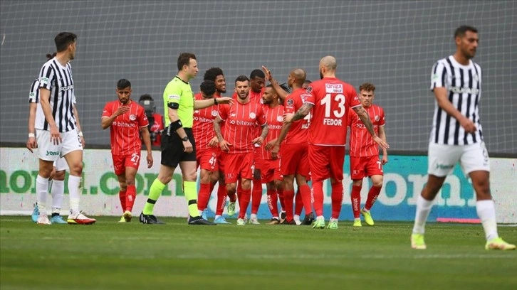 Fraport TAV Antalyaspor deplasmanda Altay'ı 2-1 yendi