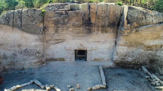 Frigya'daki kurtarma kazısında 'Maltaş Tapınağı' gün yüzüne çıktı