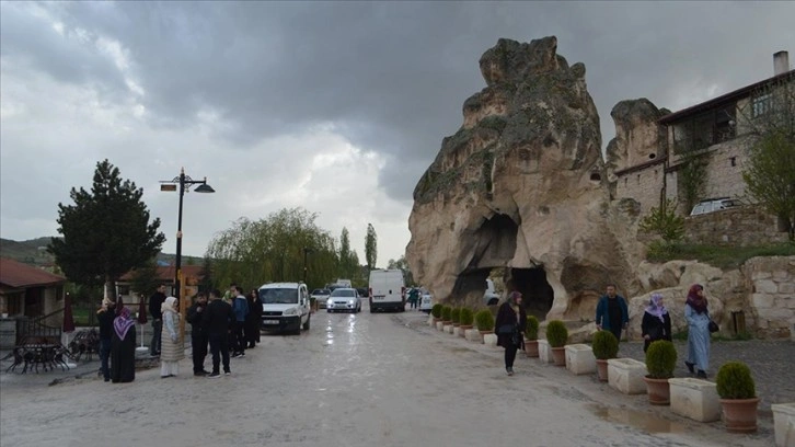 Frigya'daki esnaf turist yoğunluğundan memnun