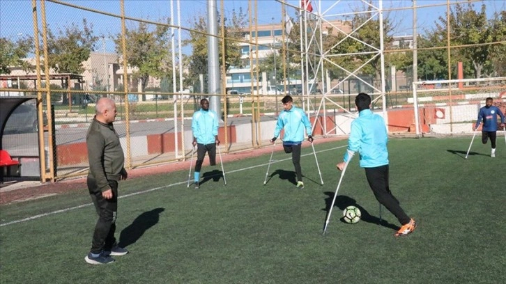 Futbolcusu olduğu takıma antrenör olarak döndü