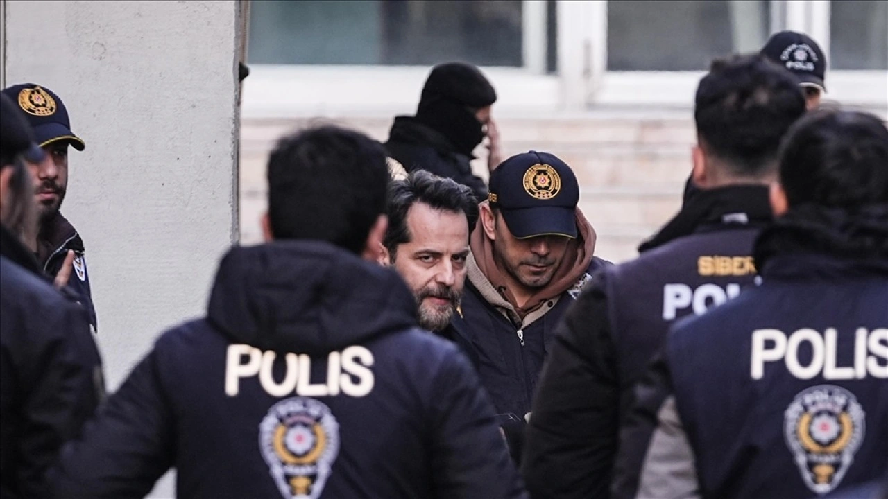 "Futbolda bahis" soruşturması kapsamında g&ouml;zaltına alınan 26 zanlı adliyede