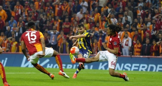 Galatasaray'dan Fener'e çelme!