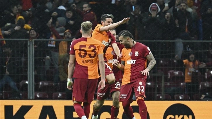 Galatasaray 3 puanı 3 golle aldı
