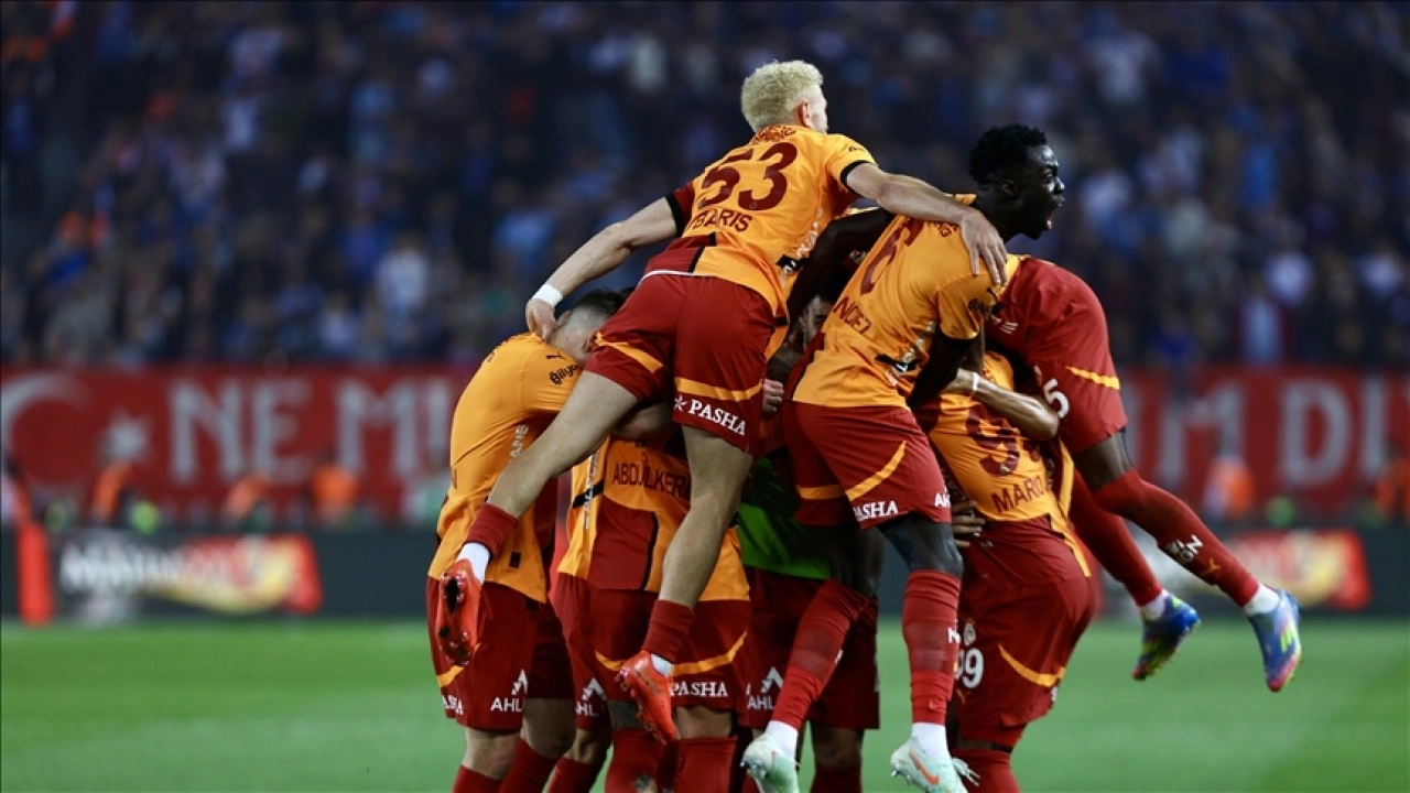 Galatasaray, alacağı 1 puanla Süper Lig'de şampiyonluğunu ilan edecek