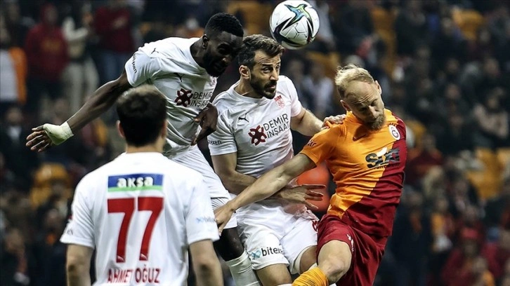 Galatasaray evinde Demir Grup Sivasspor'a 3-2 yenildi