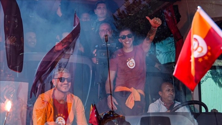 Galatasaray kafilesi, Konya'ya gitti