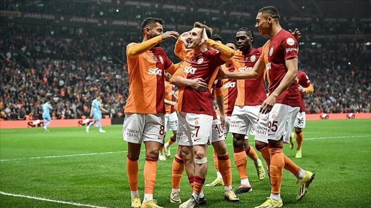Galatasaray liderliğini sürdürdü