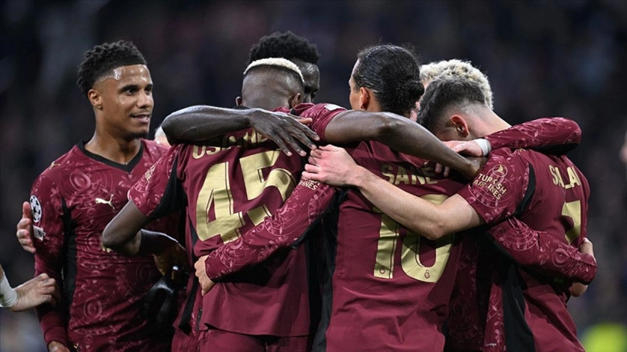 Galatasaray, Osimhen'in 3 golüyle Ajax'ı deplasmanda yendi