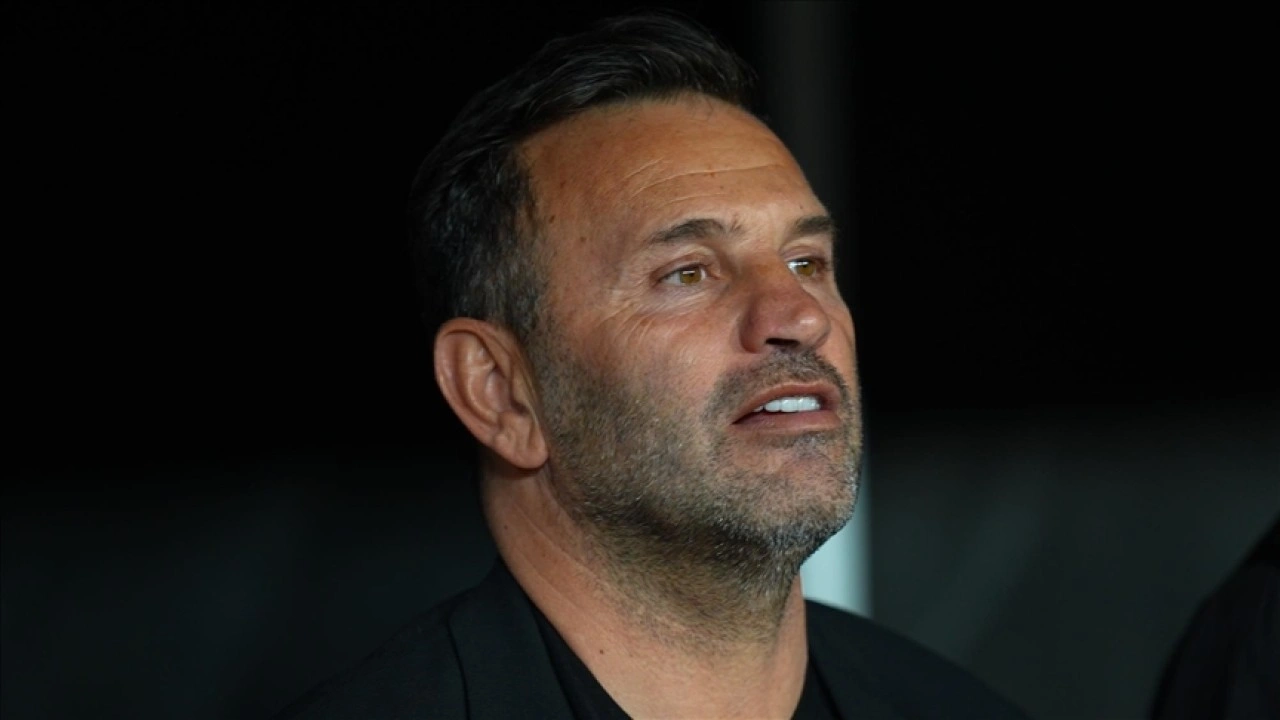 Galatasaray Teknik Direktörü Buruk, AA'nın canlı yayınına katılacak