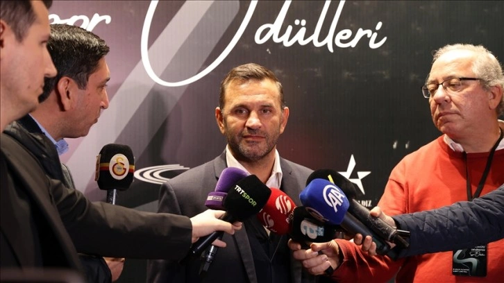 Galatasaray Teknik Direktörü Buruk UEFA Avrupa Ligi'nde turu geçeceklerine inanıyor