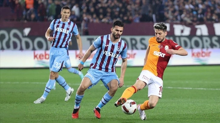 Galatasaray, Trabzon'da farklı kazandı