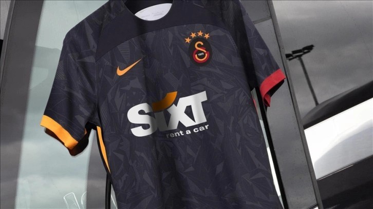 Galatasaray'da yeni sezon forma tanıtımı yapıldı