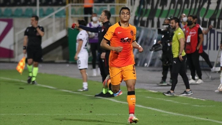 Galatasaray'ın Mısırlı oyuncusu Mustafa Muhammed'in yerine sınava giren arkadaşına gözaltı