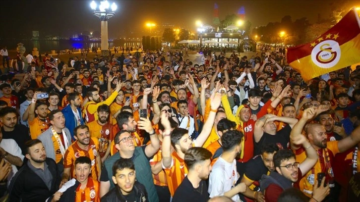 Galatasaray'ın şampiyonluğu yurt dışında kutlandı
