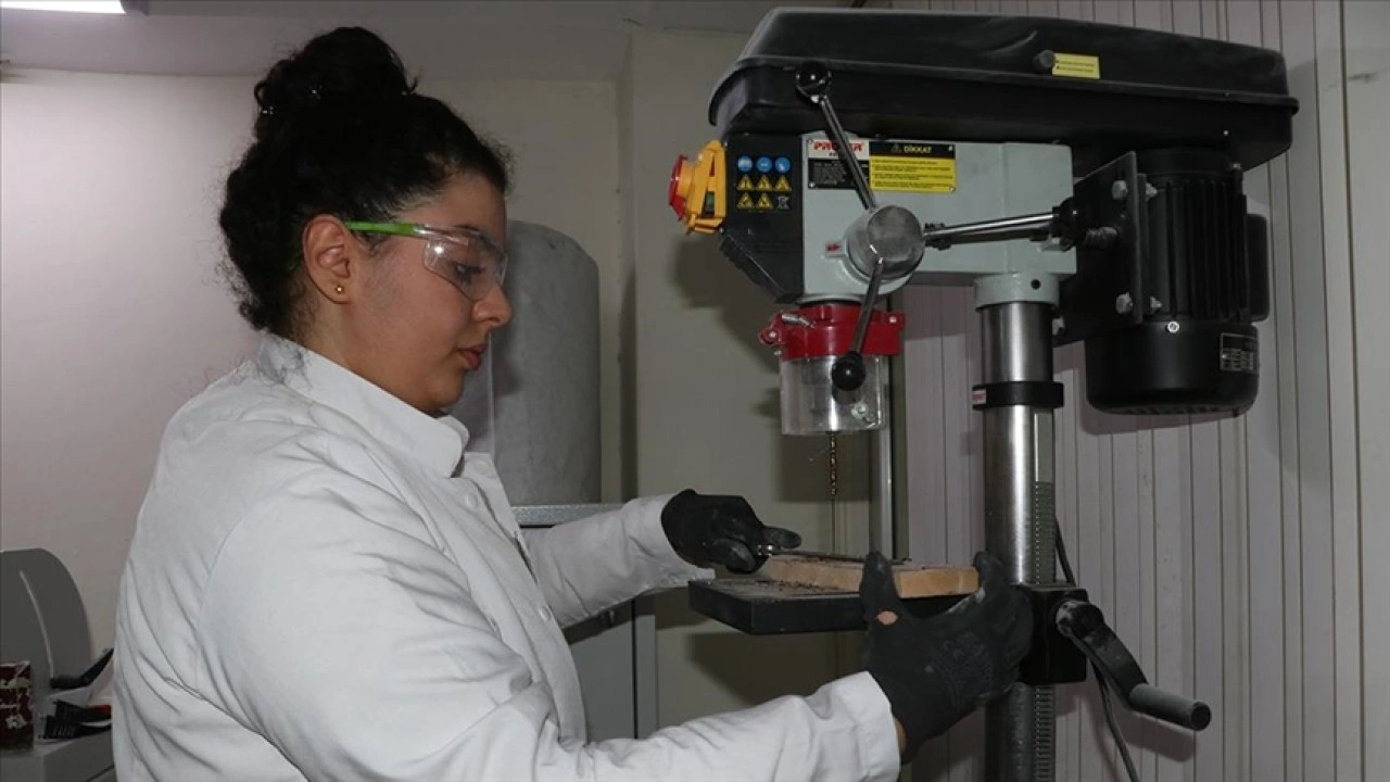 Gaziantepli genç kadın, ürettiği ortez ve protezlerle engellilerin hayatını değiştiriyor