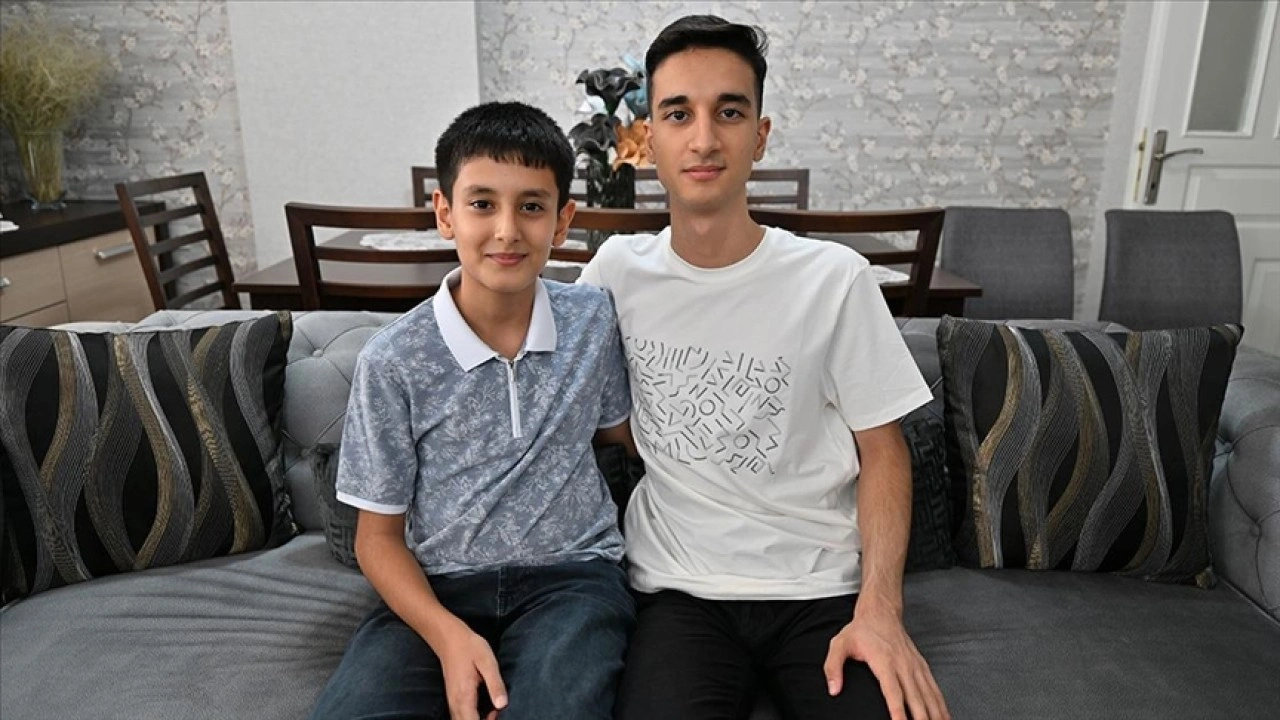 Gaziantepli Özyurtseven ailesi önce LGS sınavında şimdi de YKS'de Türkiye birincisi çıkardı