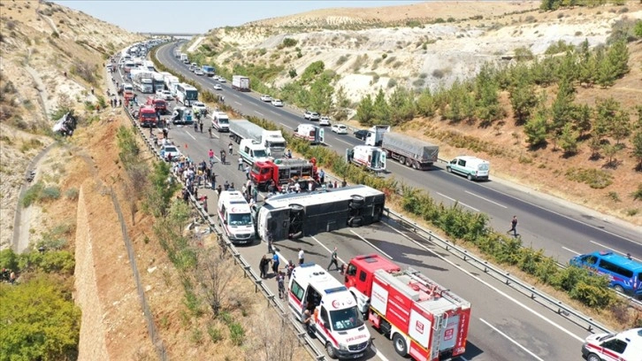 Gaziantep'teki kazada yaralananlardan 16'sı taburcu edildi, 5'i ağır 13 kişinin tedav