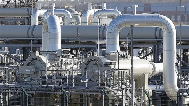 Gazprom doğal gaz satışında ruble ödemeleri konusunda alıcıları bilgilendirdi