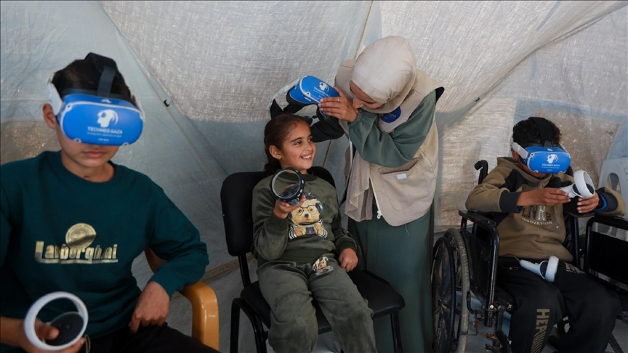 Gazze'de savaş travması yaşayan çocuklar sanal gerçeklikle rehabilite ediliyor