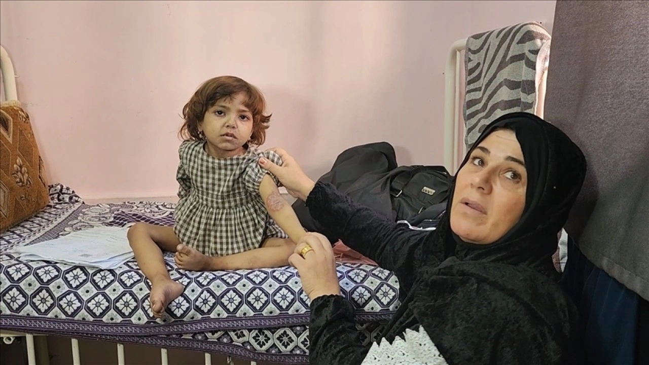 Gazze'deki hasta çocuklar, "umutsuzca" yurt dışında tedavi olacakları günü bekliyor