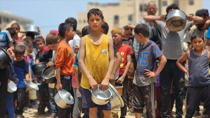 Gazze hükümeti: 3 bin 500'den fazla çocuk açlıktan ölme tehlikesiyle karşı karşıya