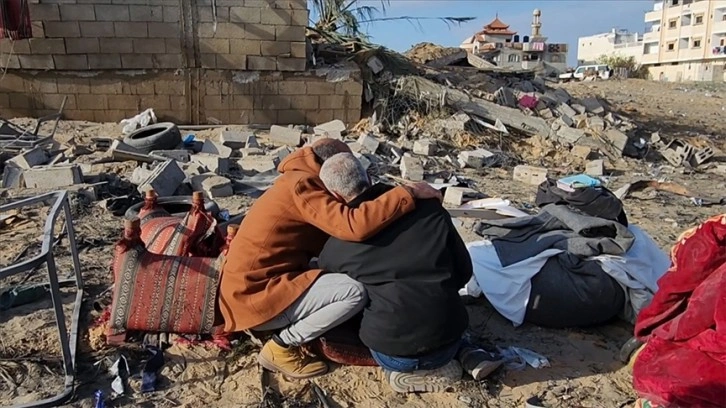 Gazze’de 2 gün önce dünya evine giren Filistinli çift, İsrail’in hava saldırısında öldürüldü